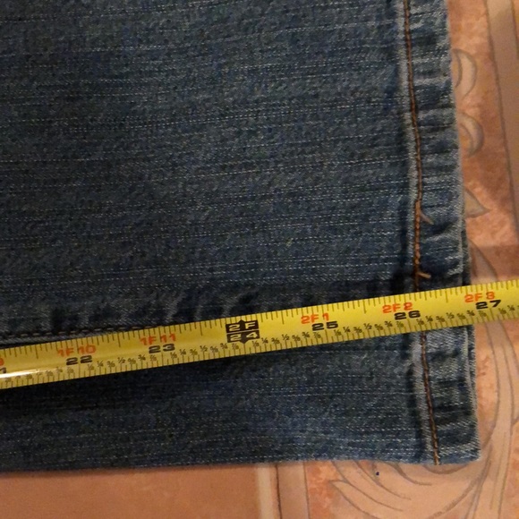 Levi’s 550 Relaxed Bootcut Jeans - Picture 7 of 9